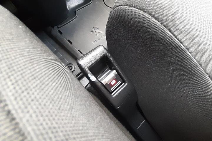Hvid Peugeot Expert fra 2024