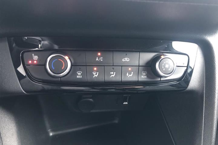 Grå Opel Corsa fra 2022