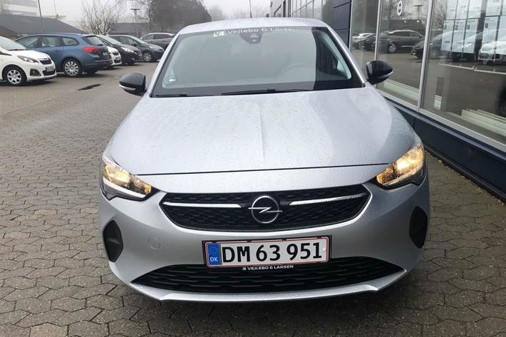 Grå Opel Corsa fra 2022