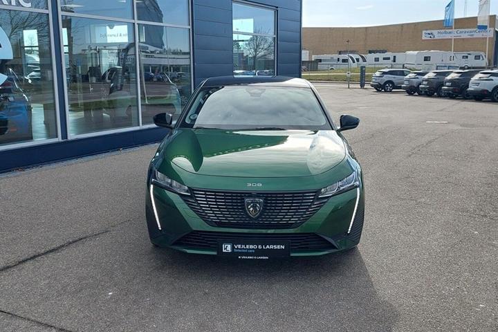 Grøn Peugeot 308 fra 2022