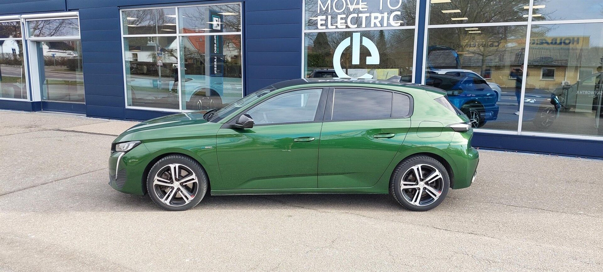 Grøn Peugeot 308 fra 2022