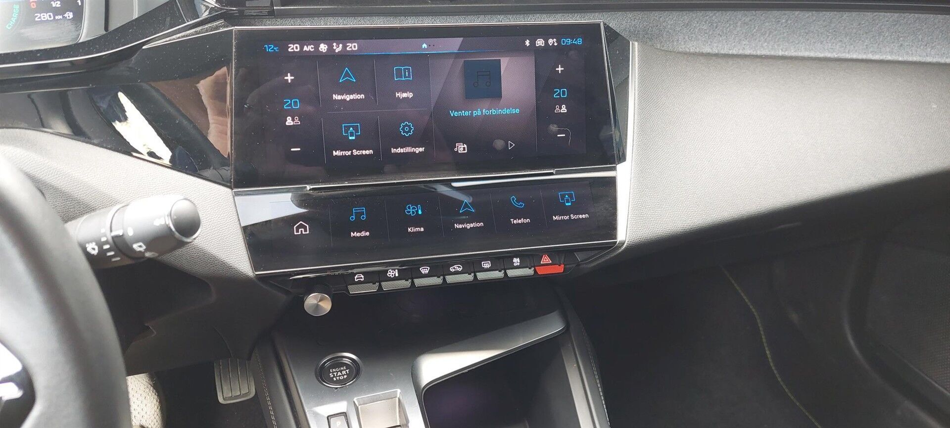 Grøn Peugeot 308 fra 2022