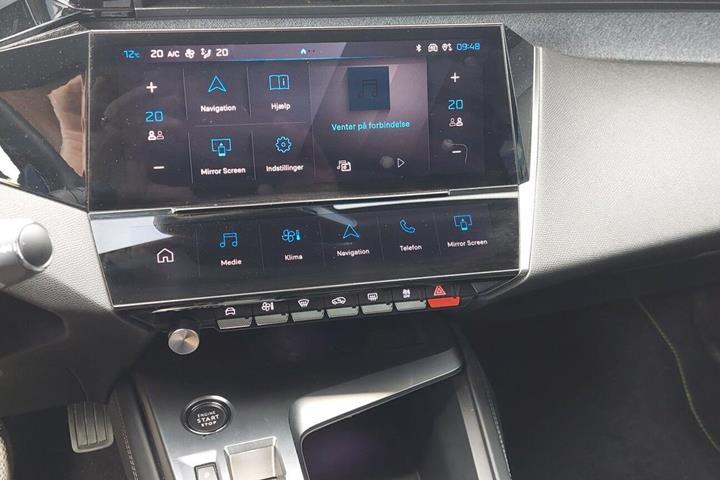 Grøn Peugeot 308 fra 2022