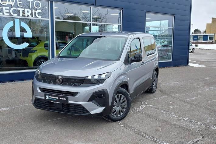 Grå Peugeot e-Rifter fra 2024 set udefra