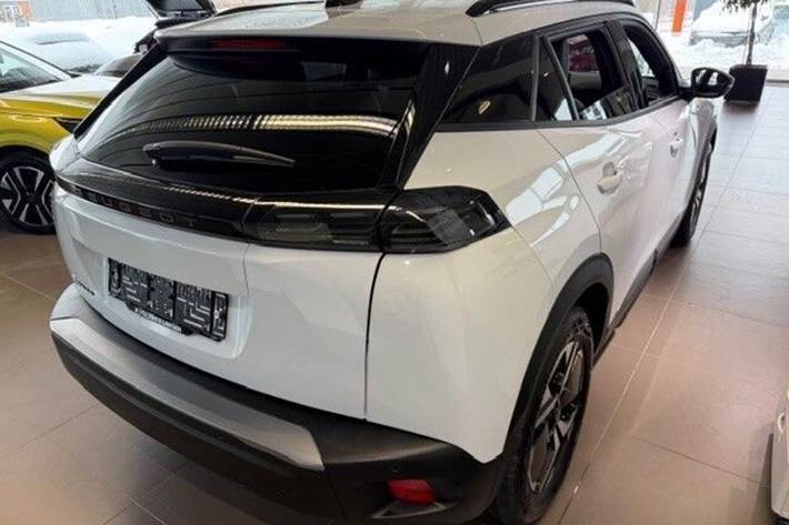 Hvid Peugeot e-2008 fra 2025