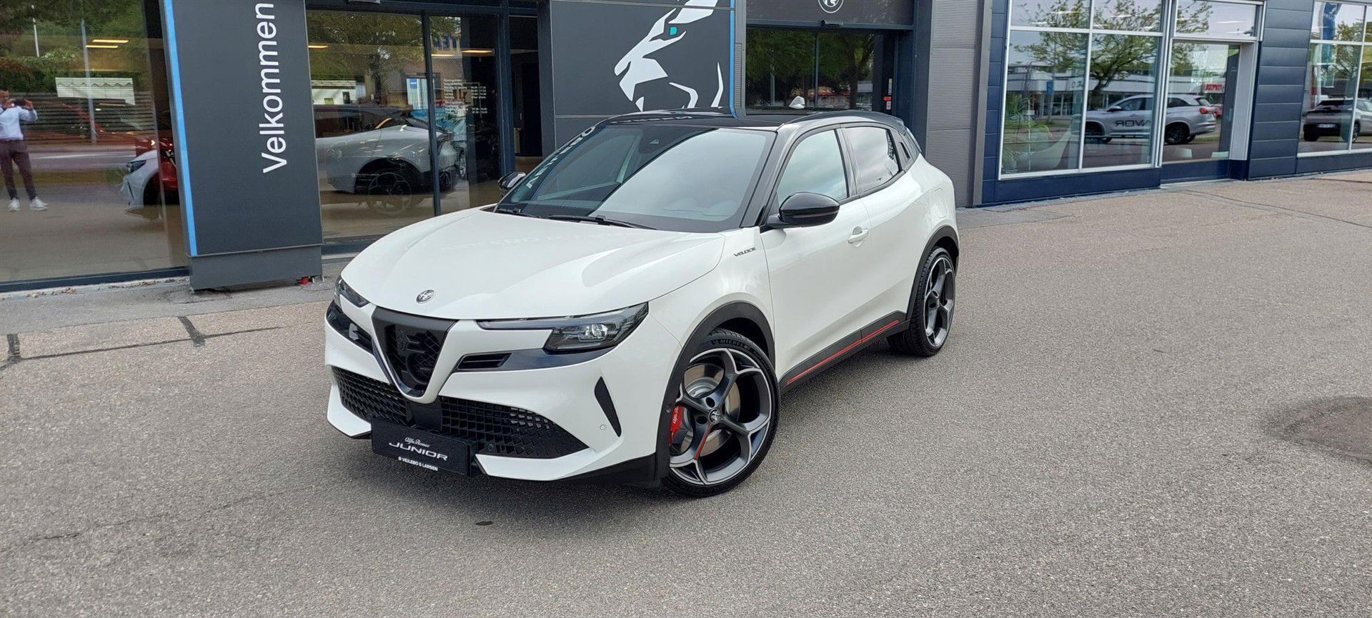 Alfa Romeo Junior EL Veloce 280HK 5d Aut.