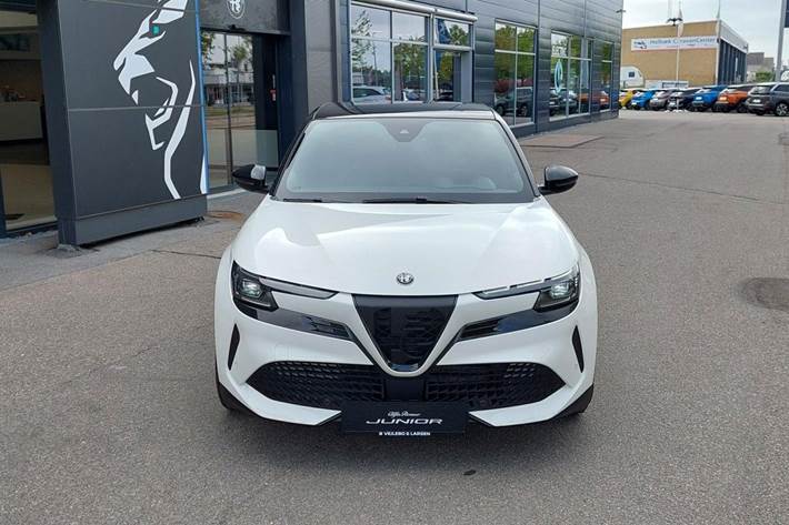 Hvid Alfa Romeo Junior fra 2025