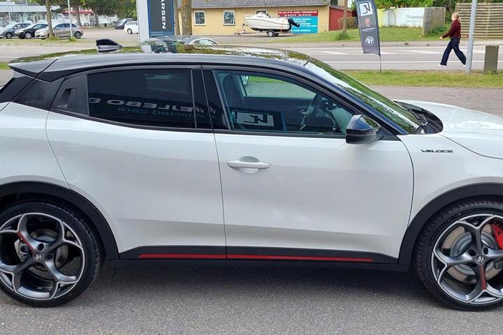 Hvid Alfa Romeo Junior fra 2025