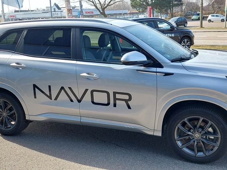 Navor E5 1,5 Plugin-hybrid Rock E-CVT 218HK 5d Aut.