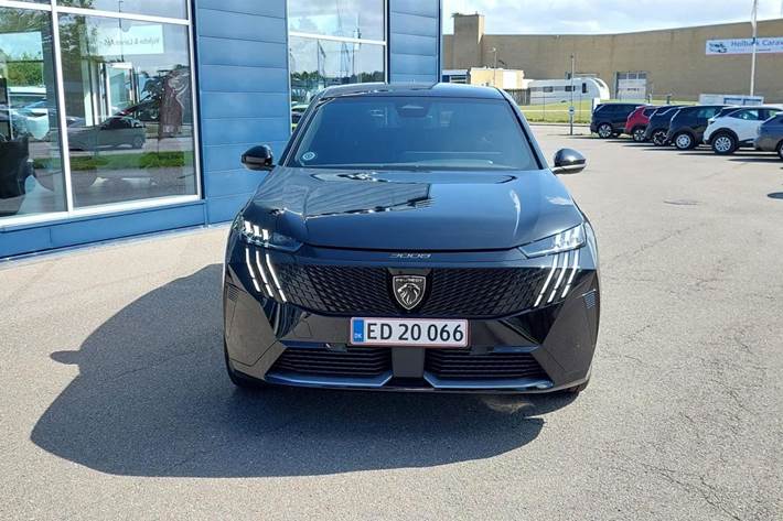 Sort Peugeot e-3008 fra 2024