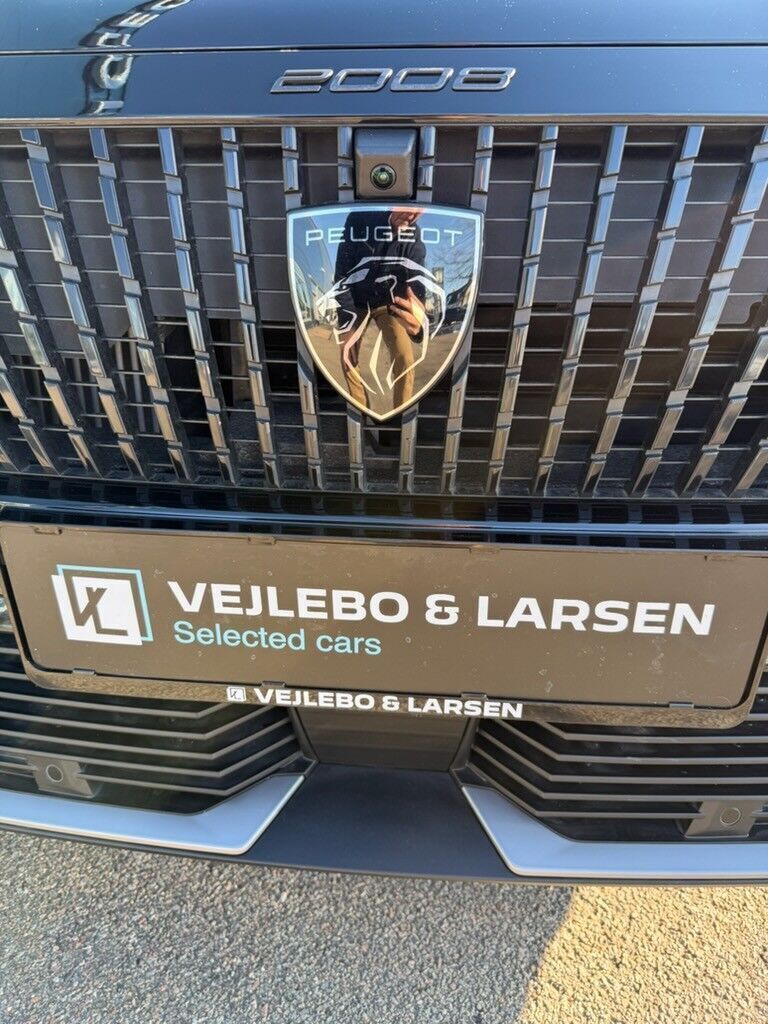 Peugeot 2008 1,2 PureTech Allure EAT8 130HK 5d 8g Aut.