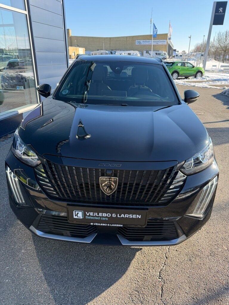 Sort Peugeot 2008 fra 2024