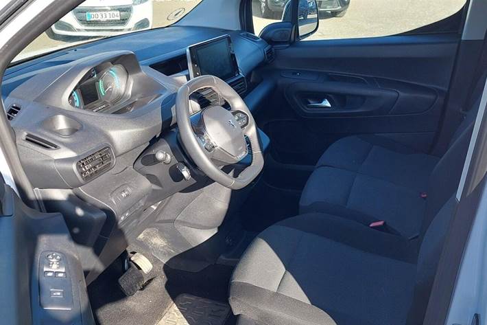 Hvid Peugeot e-Partner fra 2023