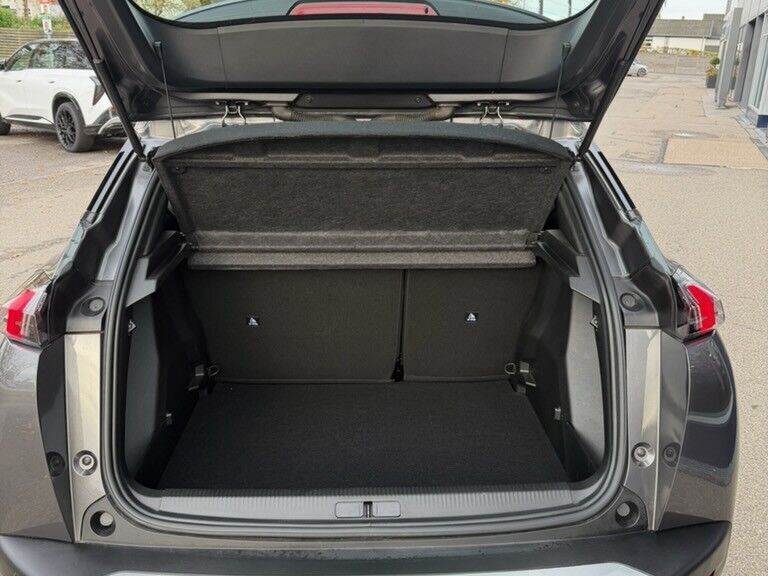 Peugeot 2008 1,2 PureTech Active Pack 130HK 5d