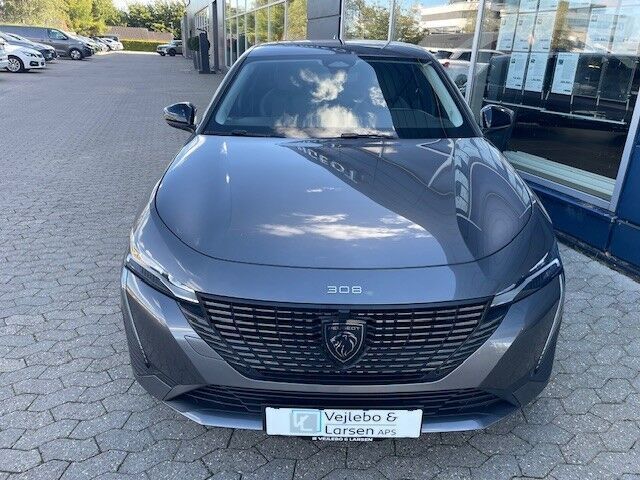 Grå Peugeot 308 fra 2022