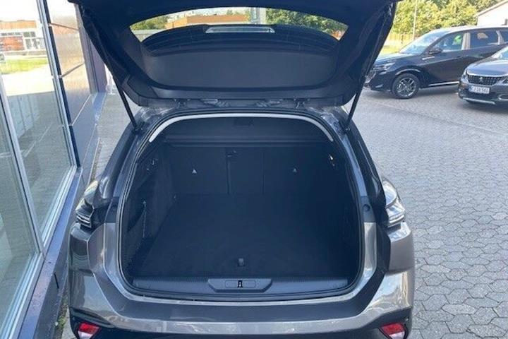 Grå Peugeot 308 fra 2022