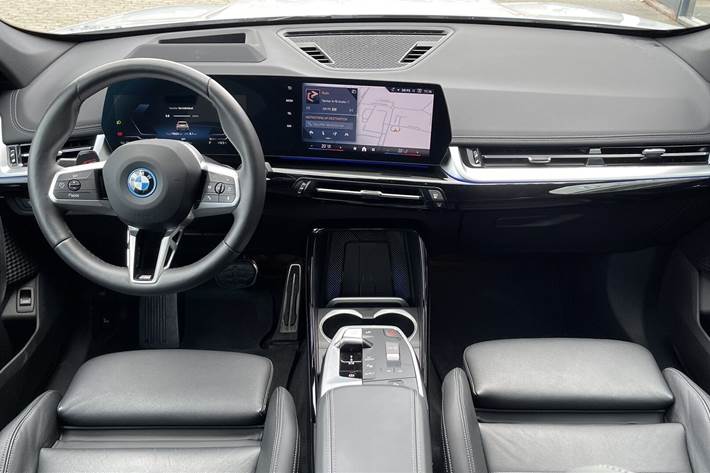 Hvid BMW iX1 fra 2024