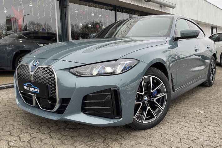 Grøn BMW i4 fra 2024