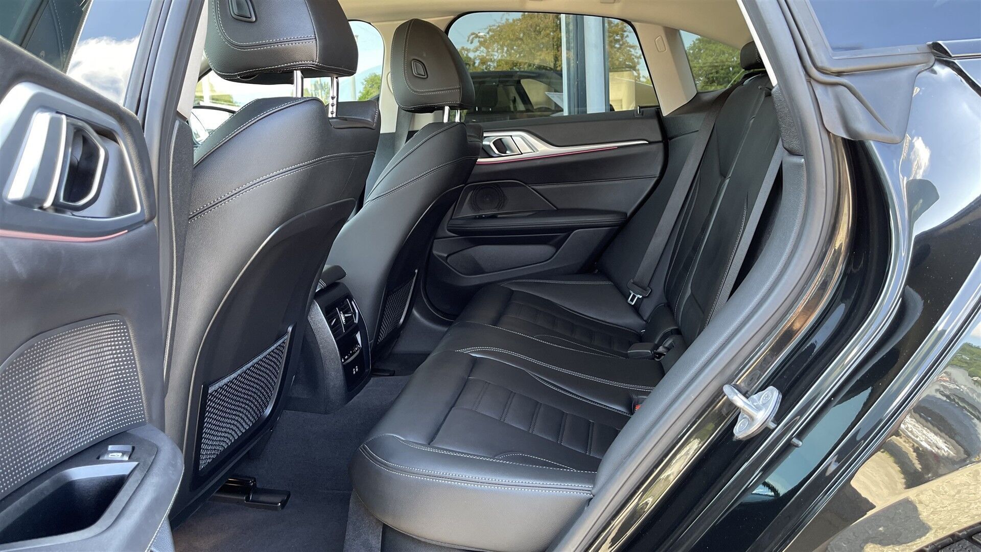 Sort BMW i4 fra 2023