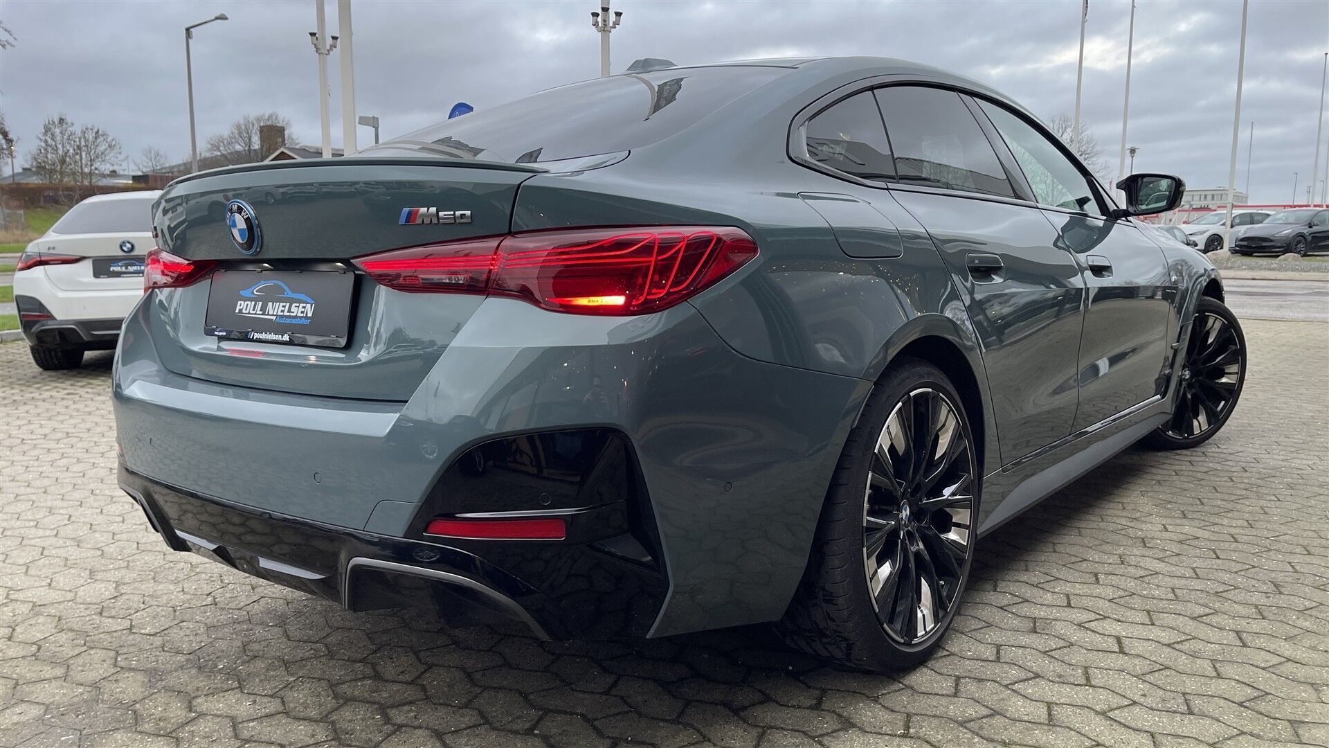 Grøn BMW i4 fra 2025