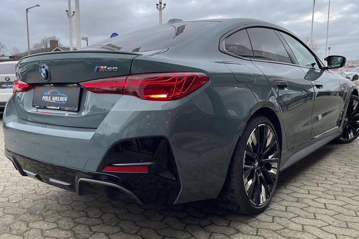 Grøn BMW i4 fra 2025