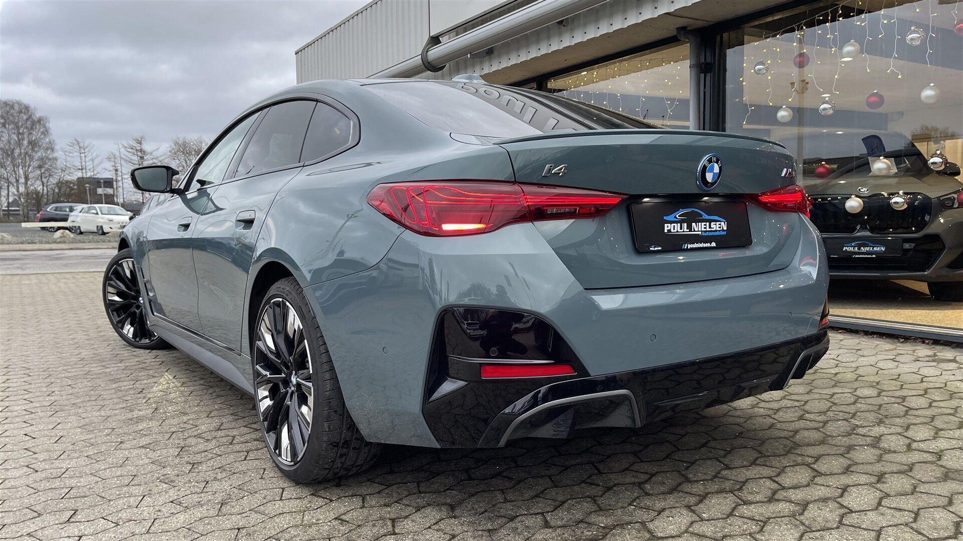 Grøn BMW i4 fra 2025