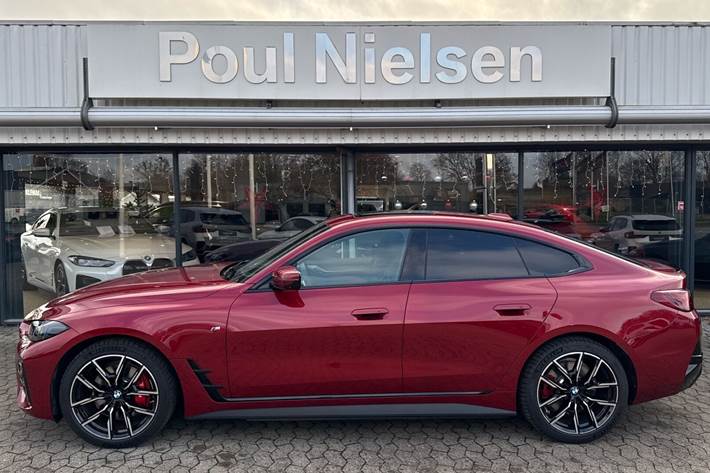 Rød BMW i4 fra 2024