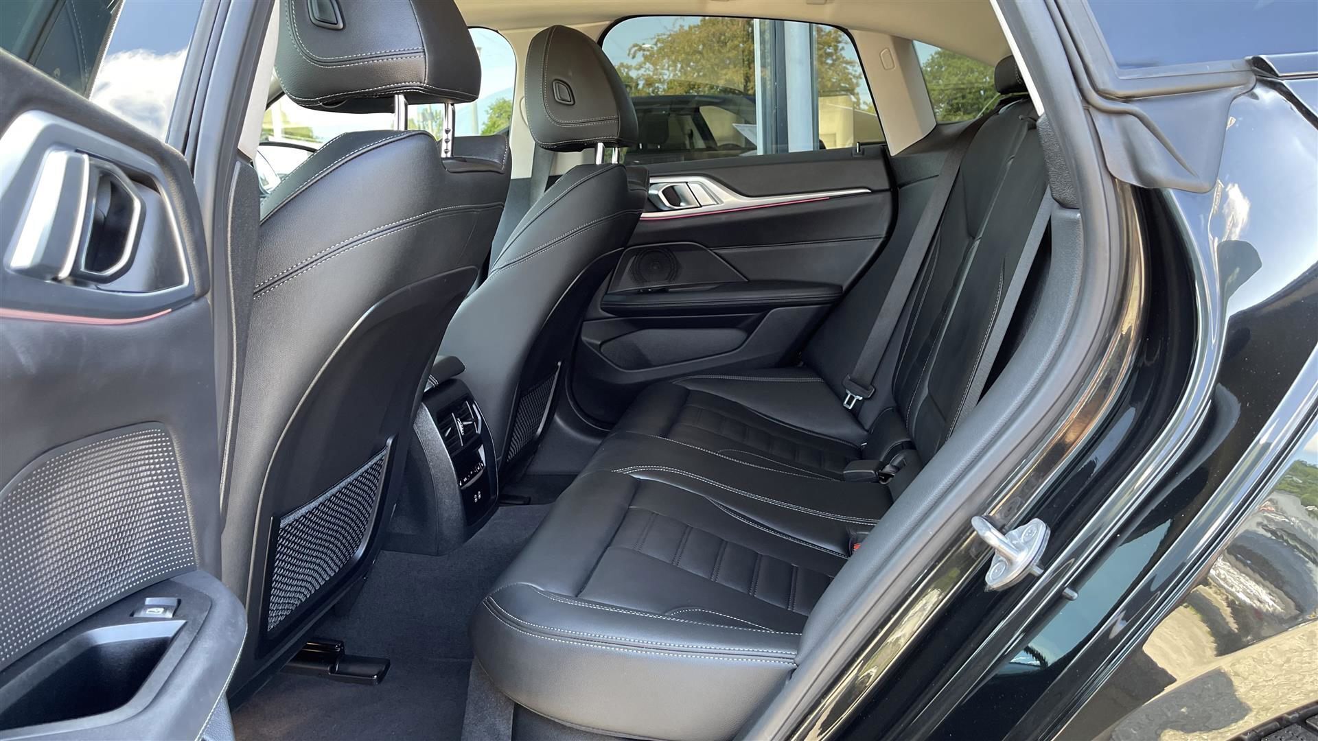 Sort BMW i4 fra 2023