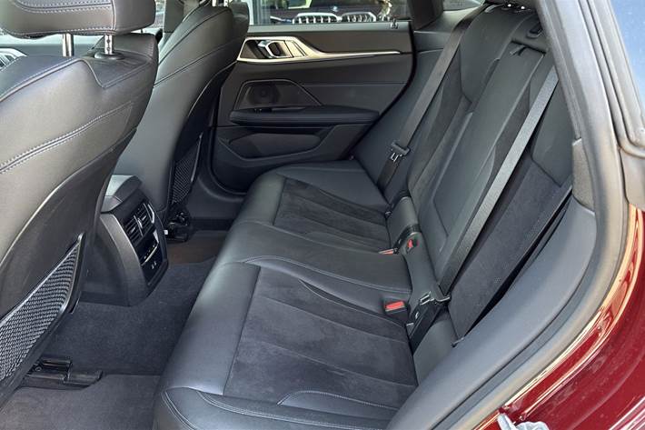 Rød BMW i4 fra 2024