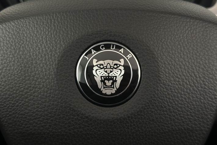 Sølv Jaguar XK8 fra 2006