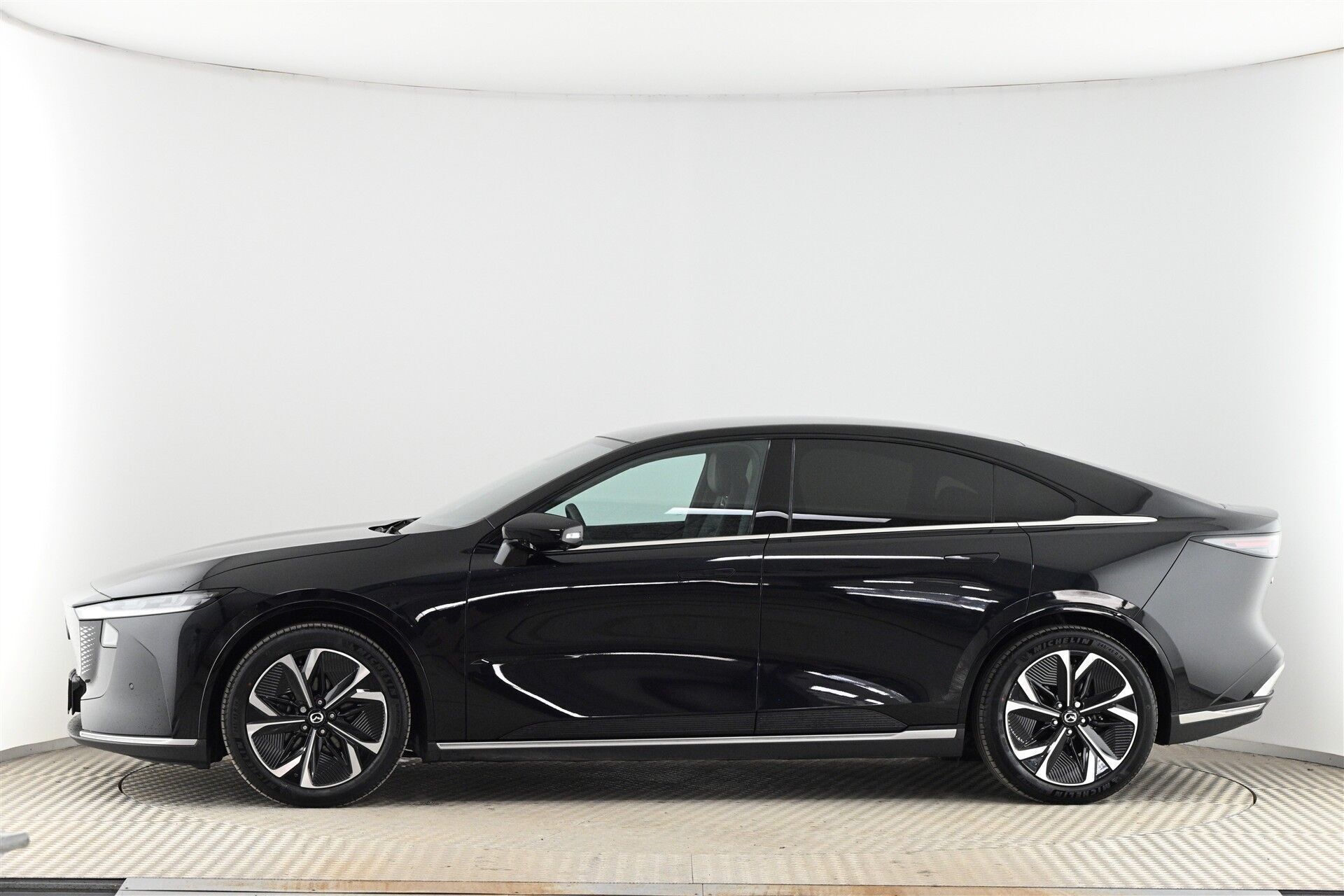 Sort Mazda 6e fra 2026