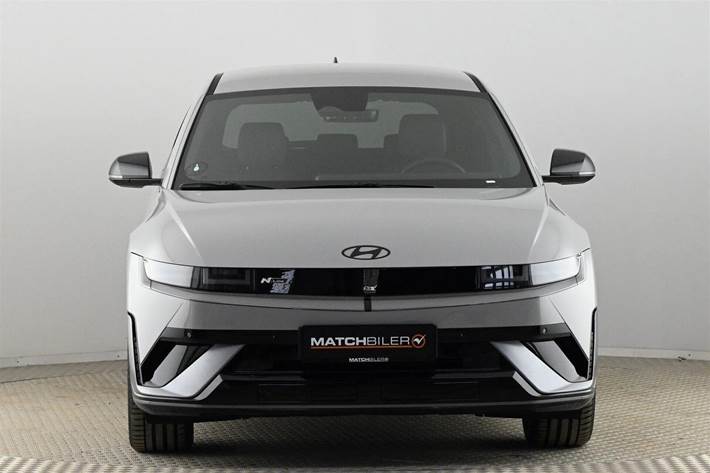 Grå Hyundai Ioniq 5 fra 2026