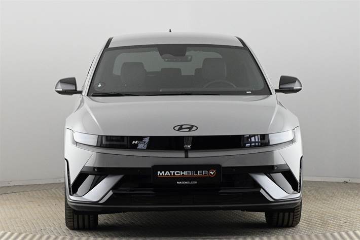 Grå Hyundai Ioniq 5 fra 2026