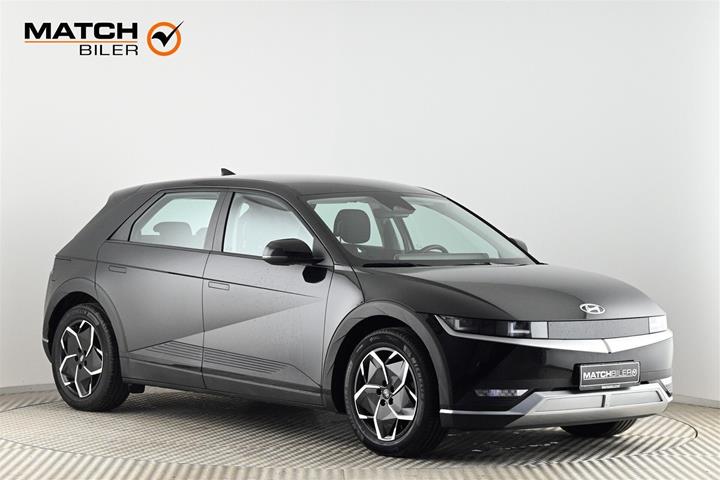 Sort Hyundai Ioniq 5 fra 2023 set udefra