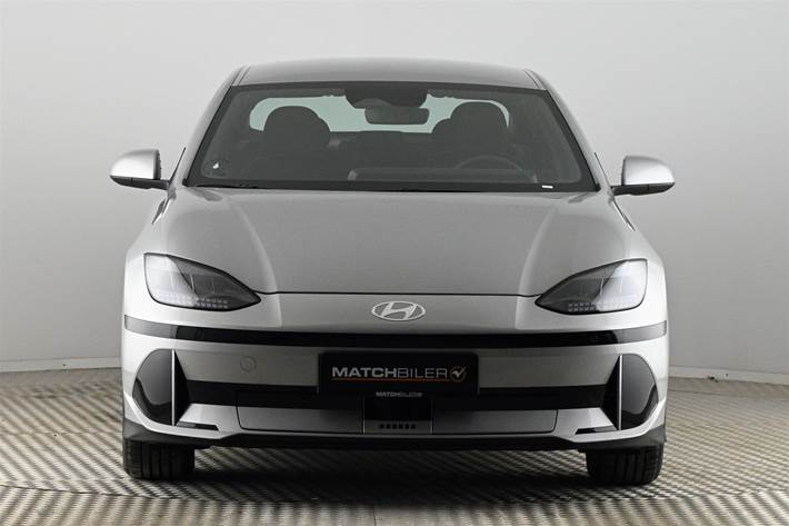 Grå Hyundai Ioniq 6 fra 2023