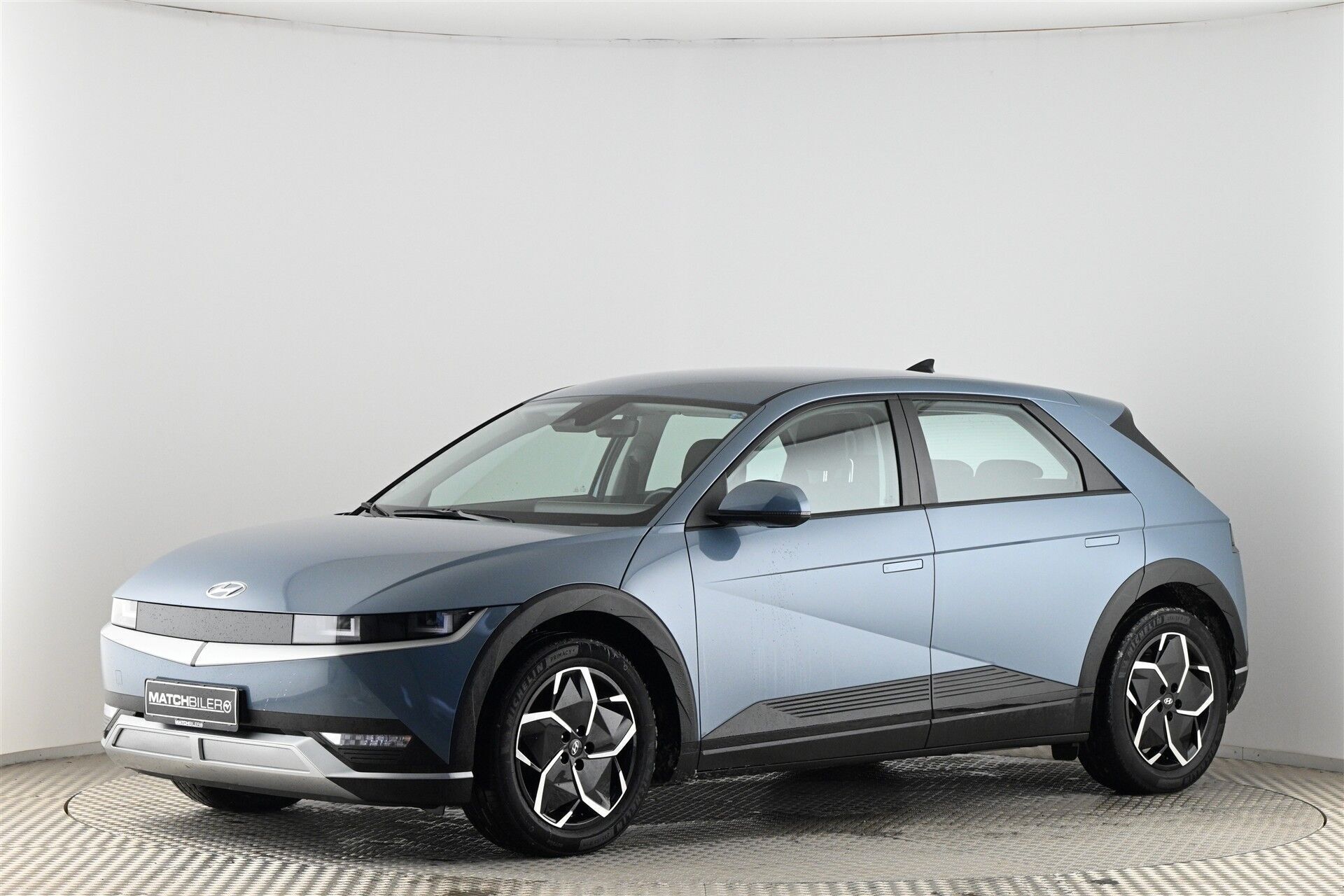 Blå Hyundai Ioniq 5 fra 2023