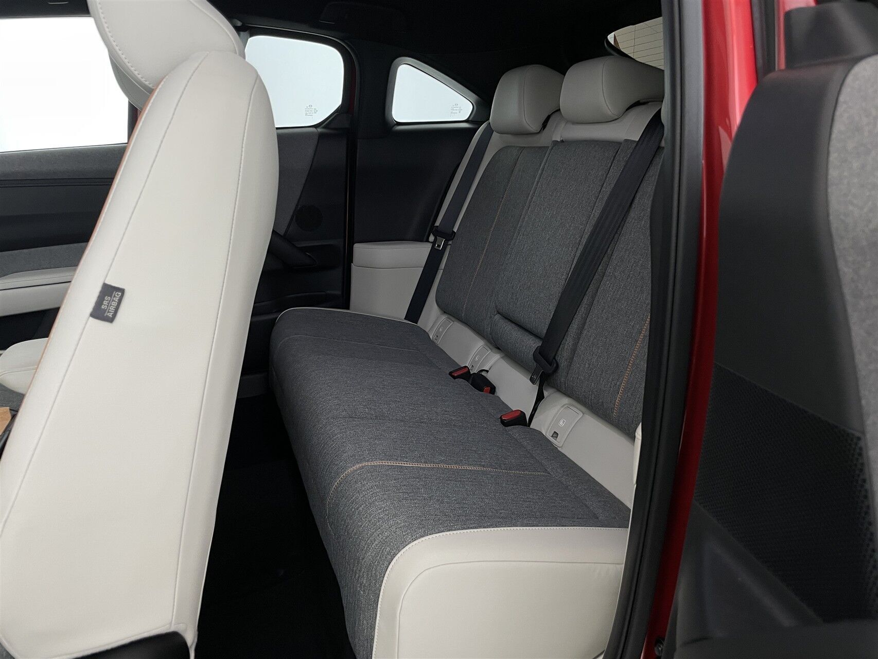 Rød Mazda MX-30 fra 2021