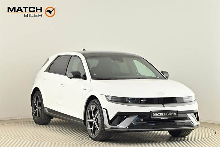 Hvid Hyundai Ioniq 5 fra 2025 set udefra