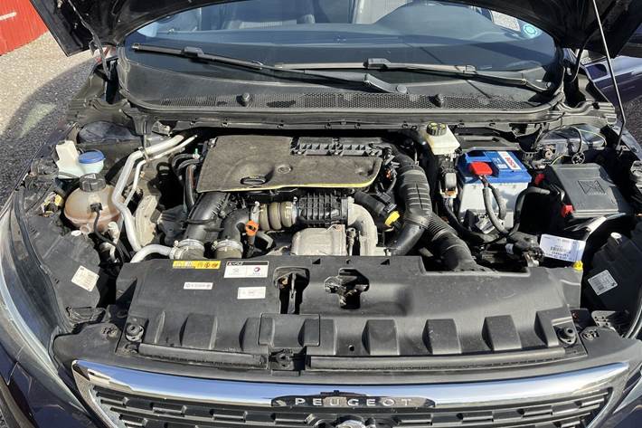 Blå Peugeot 308 fra 2018