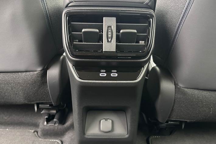 Hvid Lexus RZ fra 2025