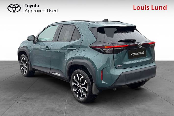 Grøn Toyota Yaris Cross fra 2025