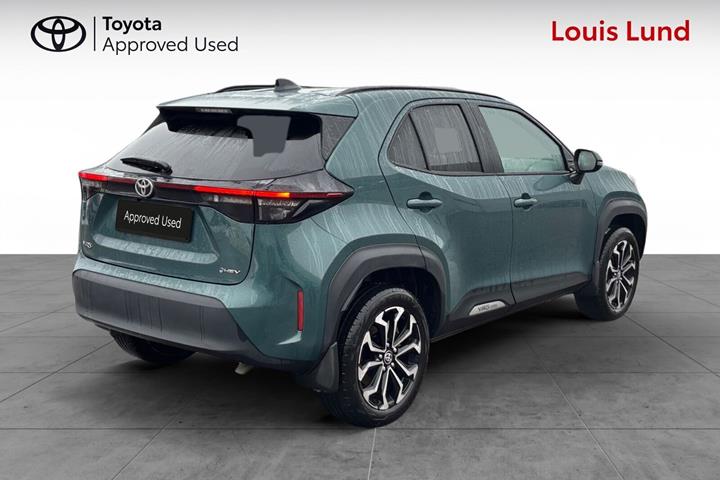 Grøn Toyota Yaris Cross fra 2025