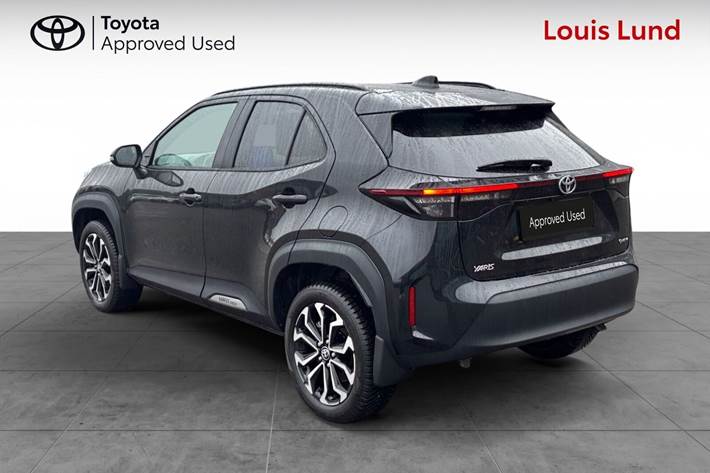 Sort Toyota Yaris Cross fra 2025