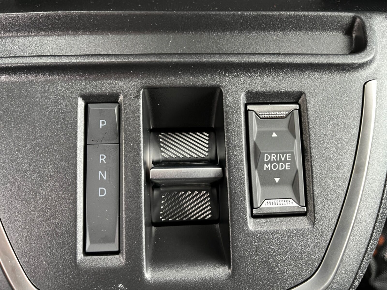 Hvid Toyota Proace Electric fra 2025 set indefra