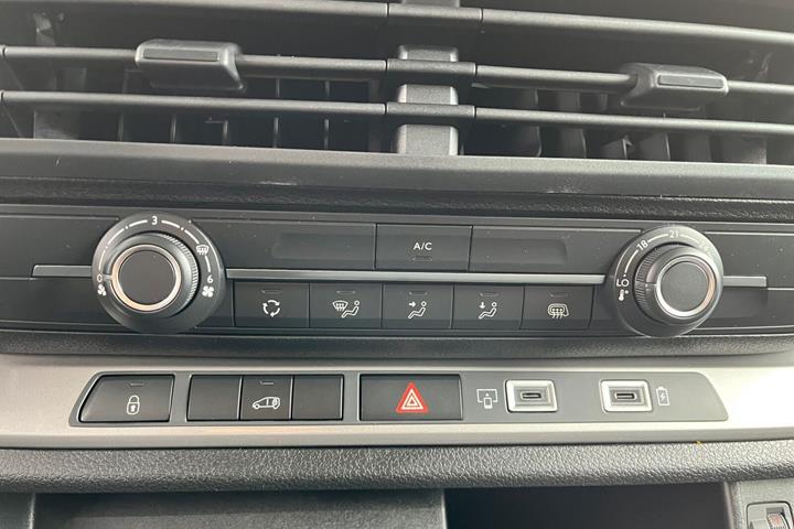 Hvid Toyota Proace Electric fra 2025