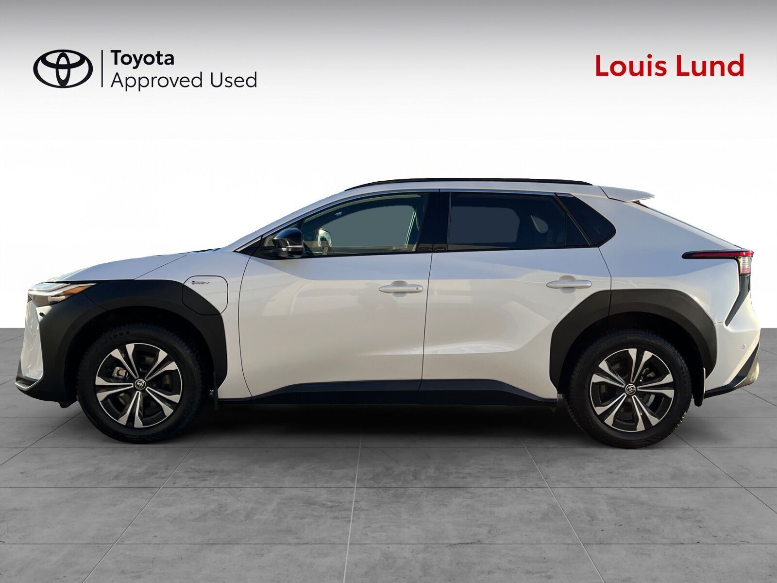 Hvid Toyota BZ4X fra 2025