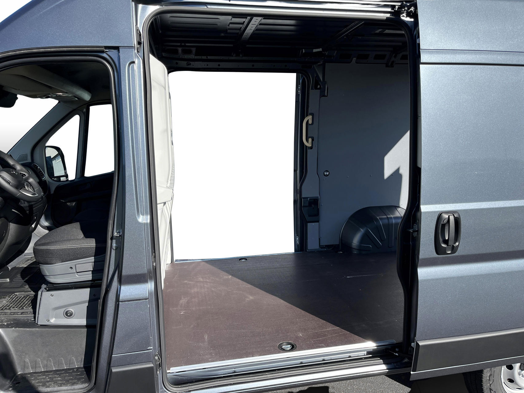 Grå Toyota Proace Max fra 2025