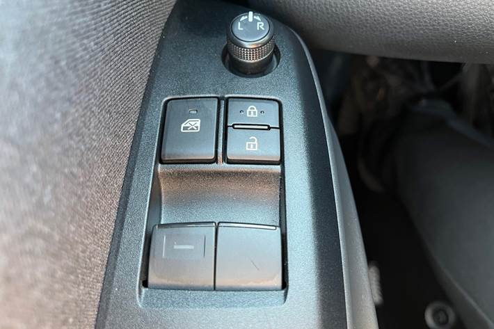 Hvid Toyota Yaris fra 2024