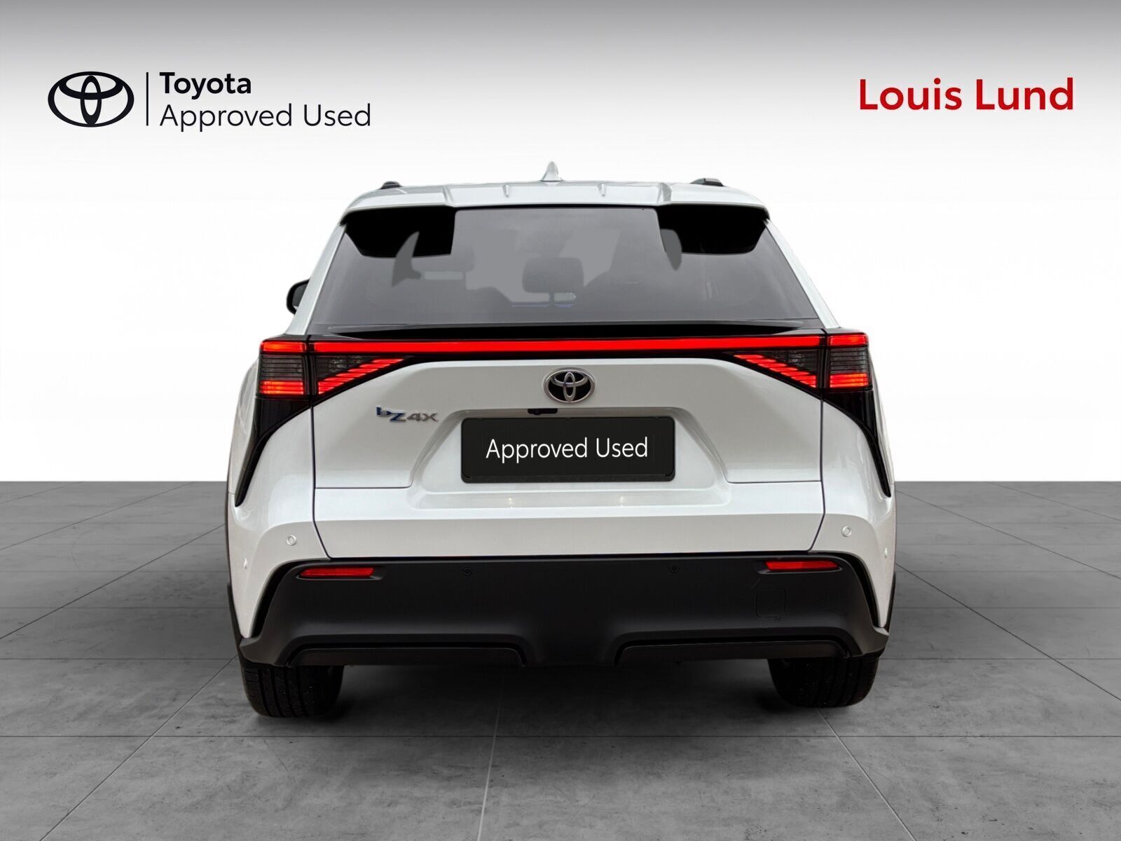 Hvid Toyota BZ4X fra 2024