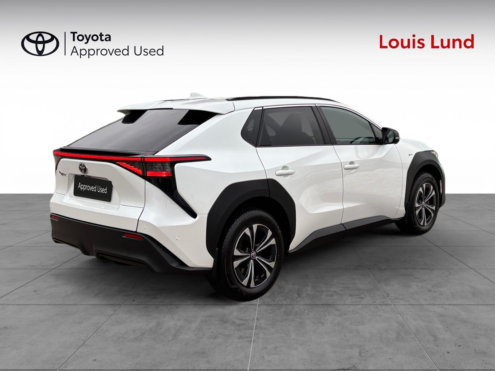 Hvid Toyota BZ4X fra 2024